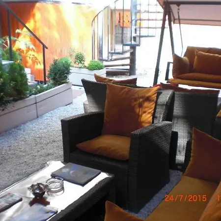 Aymini Hotel 2*