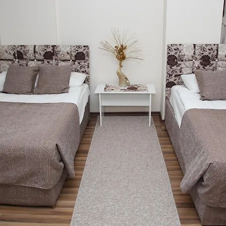 Hotel Aymini